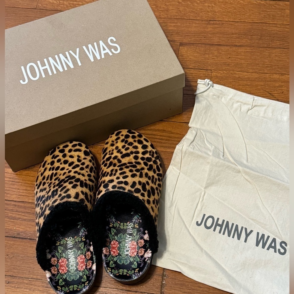 NEW Johnny Was Cheetah Leopard Print Mule Clogs Size 6